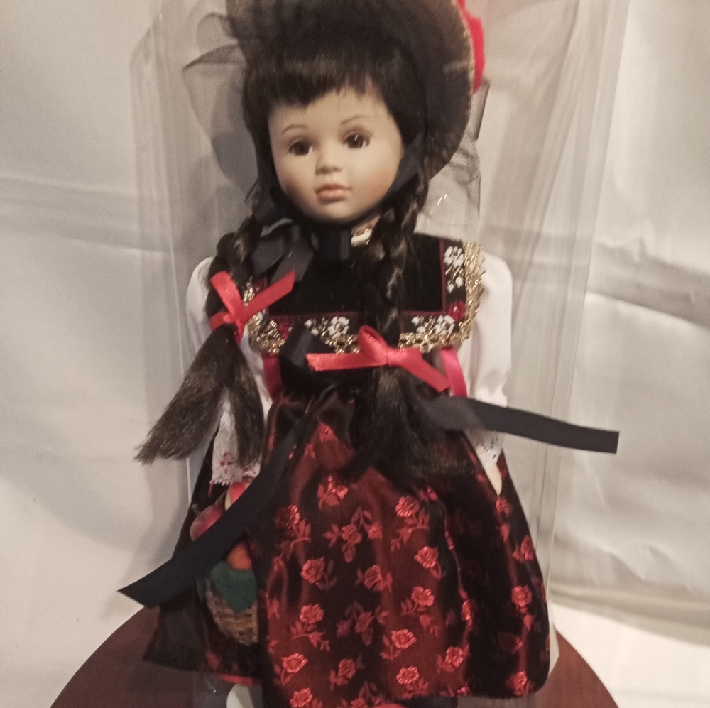 SCHNEIDER HANDMADE DOLL , - Picture 2 of 5